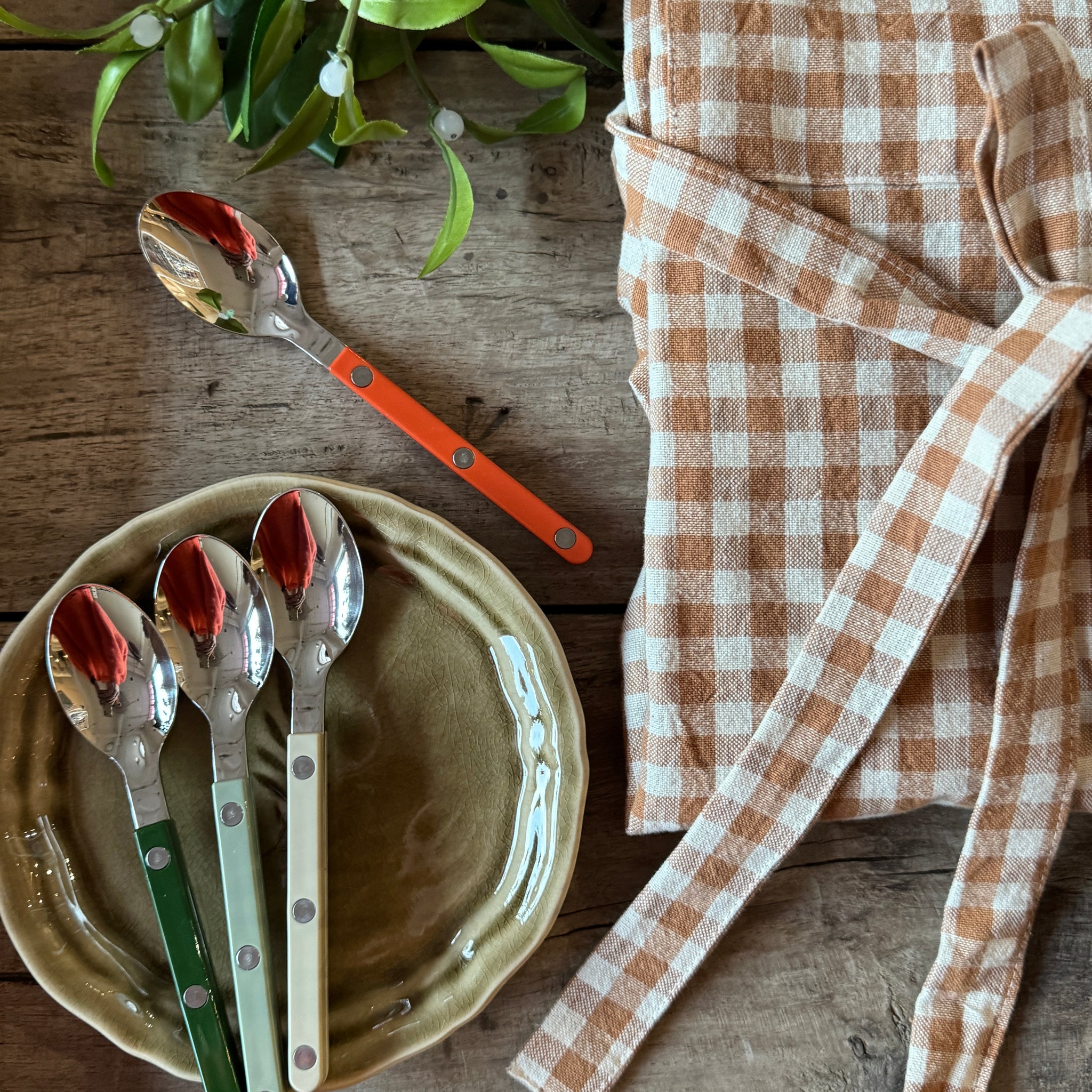 Teelusikka, eri värejä