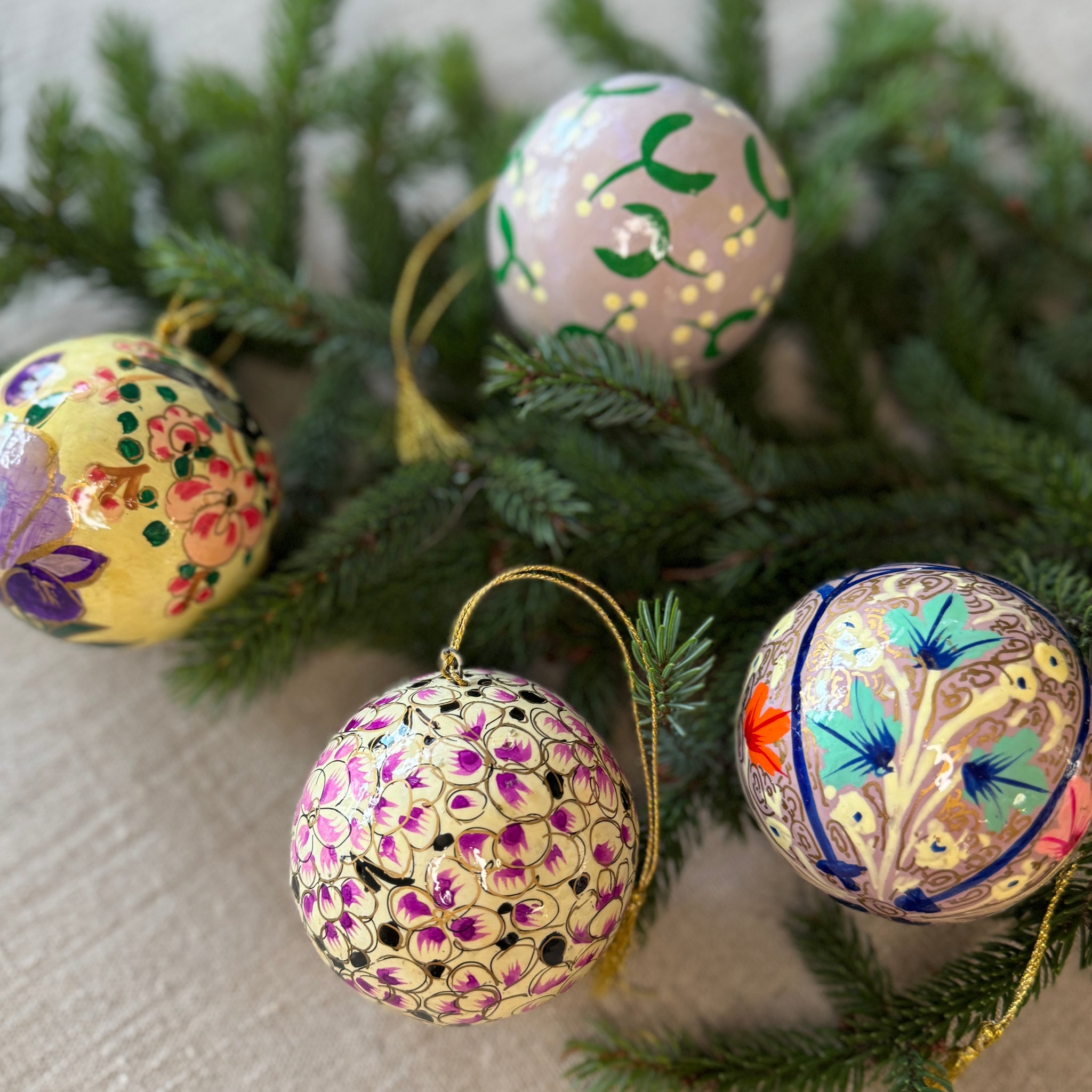 Joulupallot 4 kpl, lilasävyiset