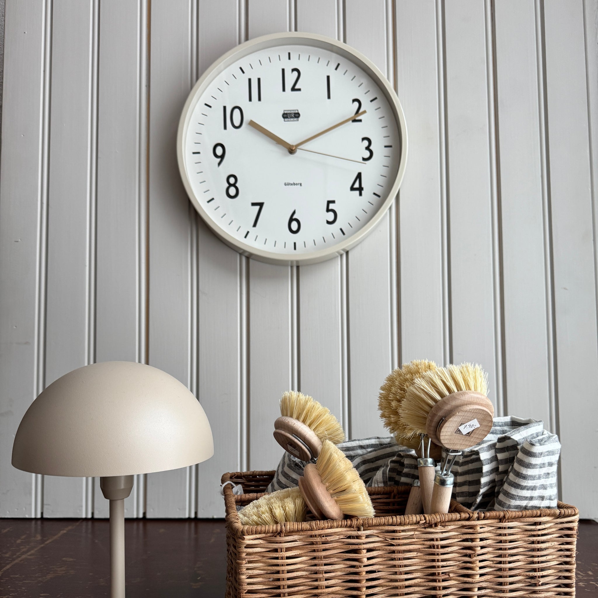 Seinäkello, Urban Cream