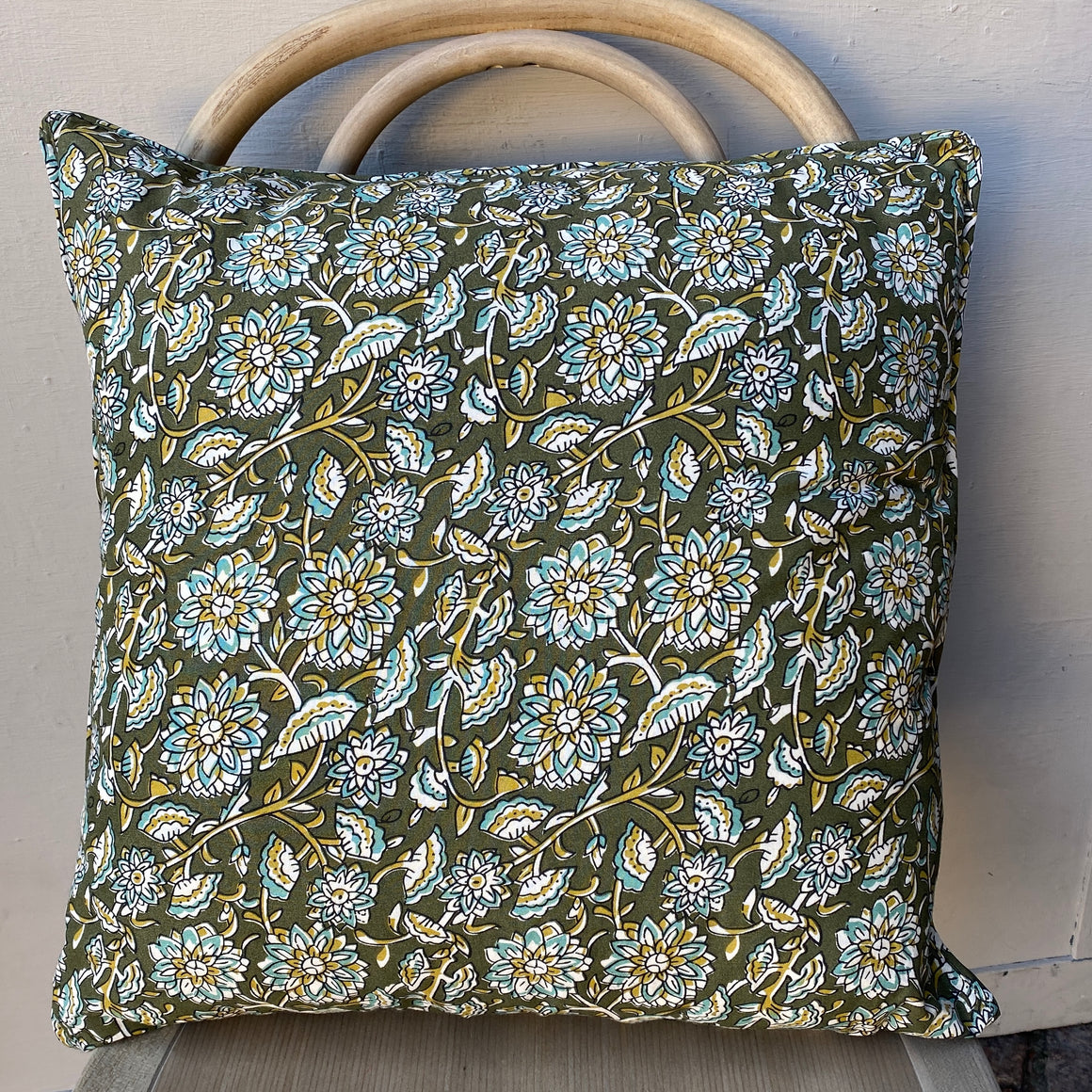 Tyynynpäällinen 50*50, sinivihreät kukat