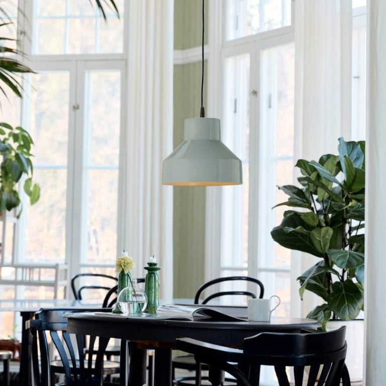 Kattovalaisin, kiiltävä harmaa