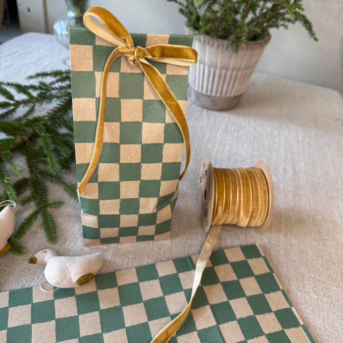 Lahjapussi ruudut, kaksi kokoa