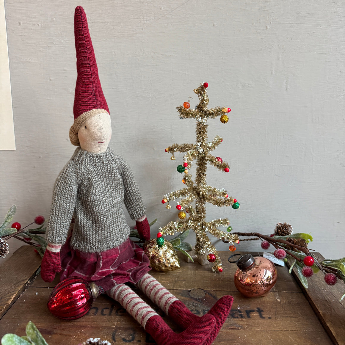 Maileg tyttötonttu, koko 3