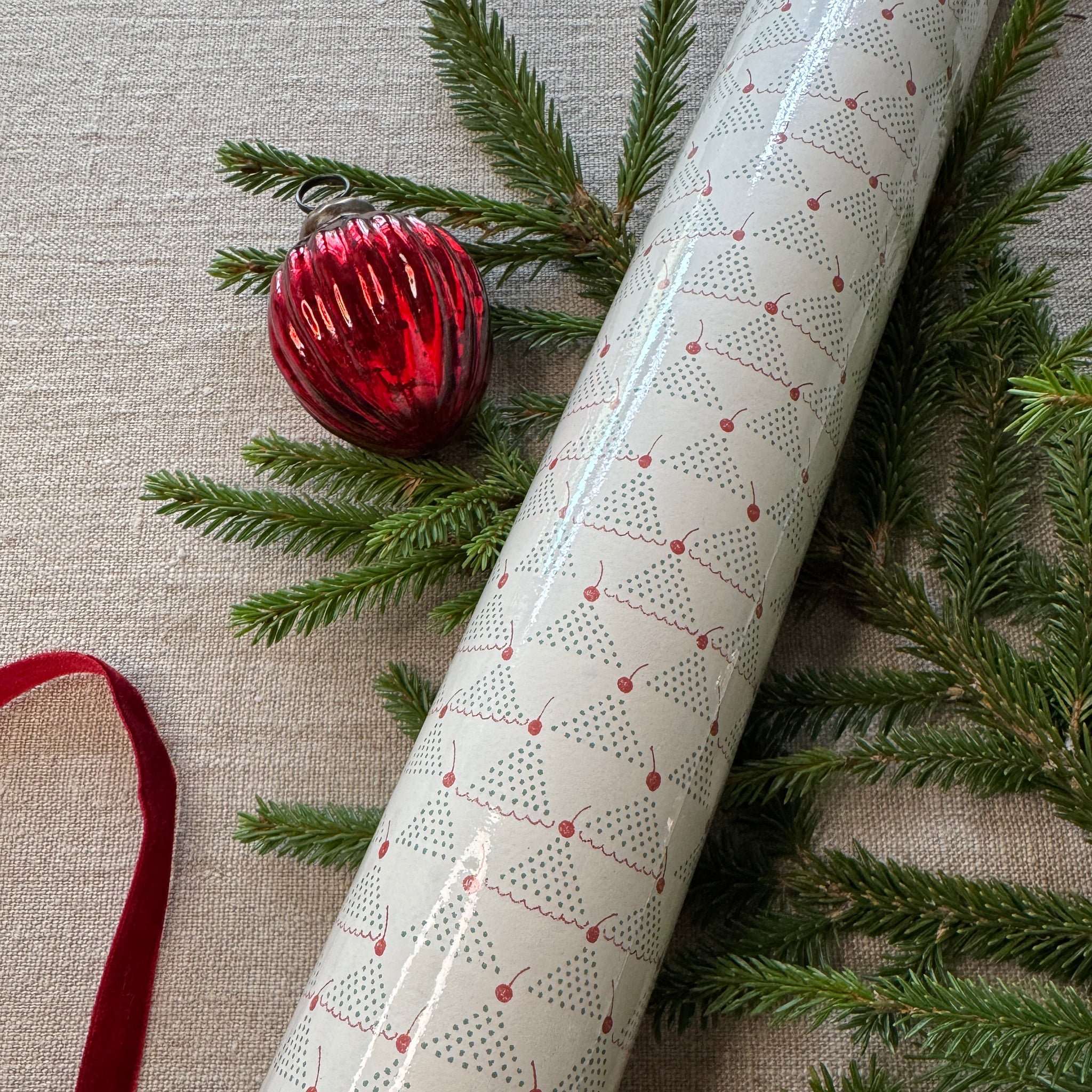 Lahjapaperi Maileg 10m, Cherry red