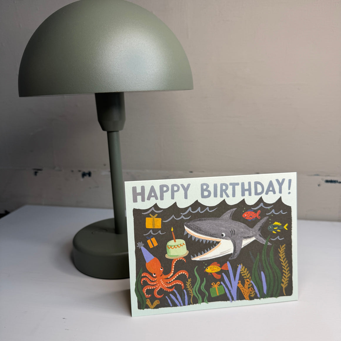 Kortti kuorella, hai