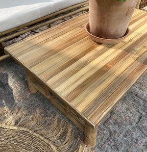 Bambupöytä