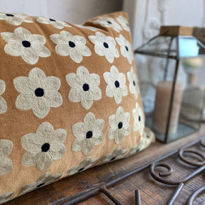 Tyynynpäällinen, samettikukka konjakki