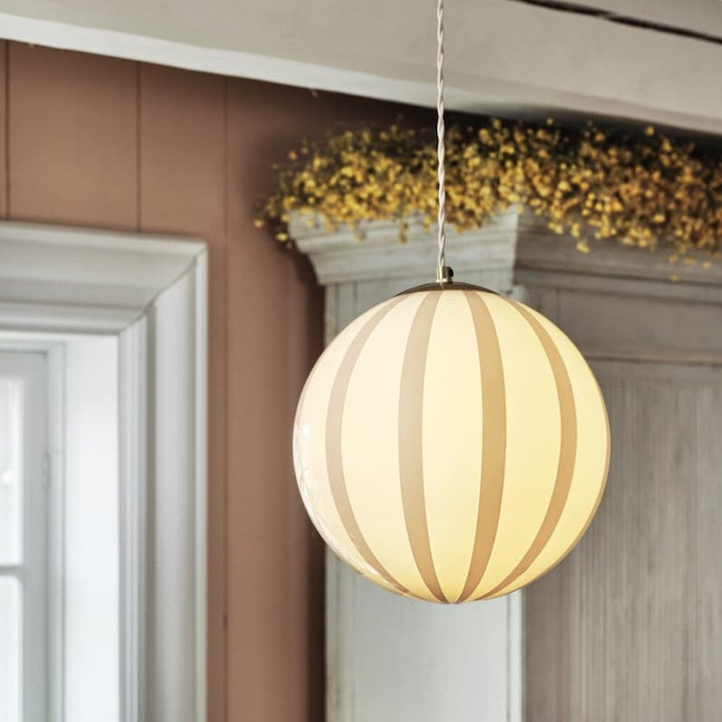 Kattovalaisin, beiget raidat