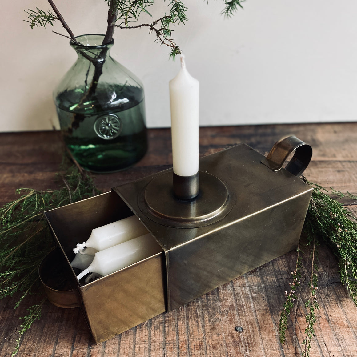 Kynttilänjalka, laatikollinen