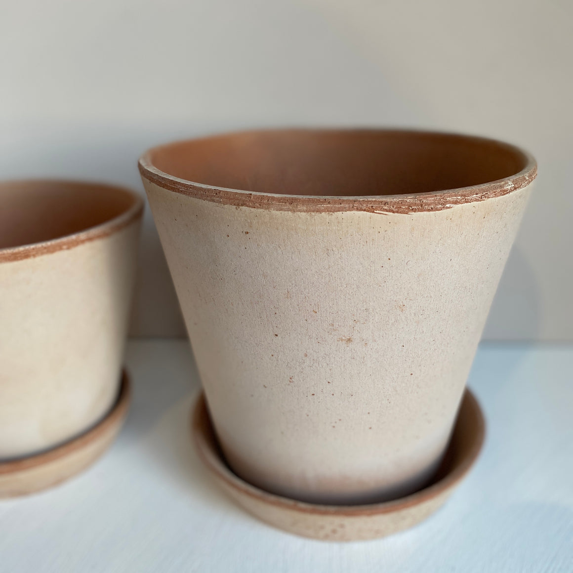 Julie saviruukku, rosa