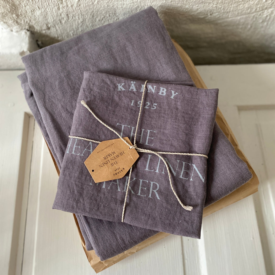 Heaven Linen tyynyliina logolla 50*60, tummanharmaa