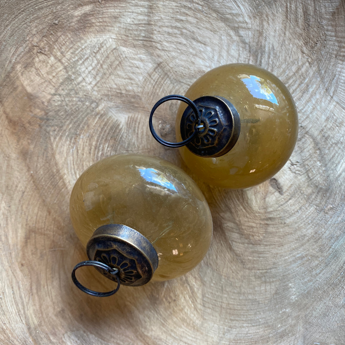 Joulupallo Honey, kaksi kokoa