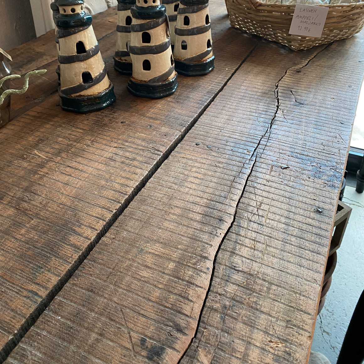 Market -pöytä, puinen